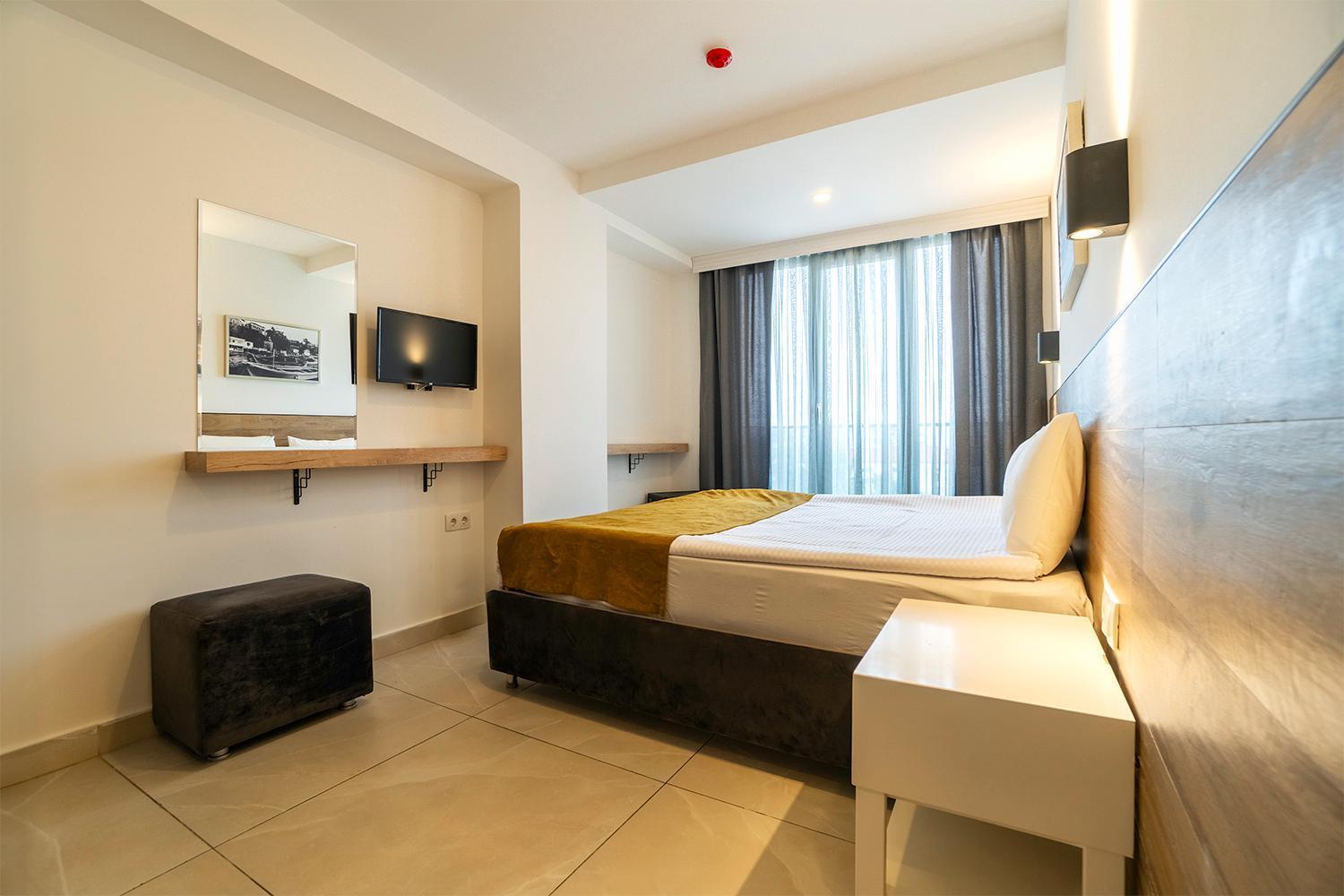 Tut Hotel Antalia Esterno foto